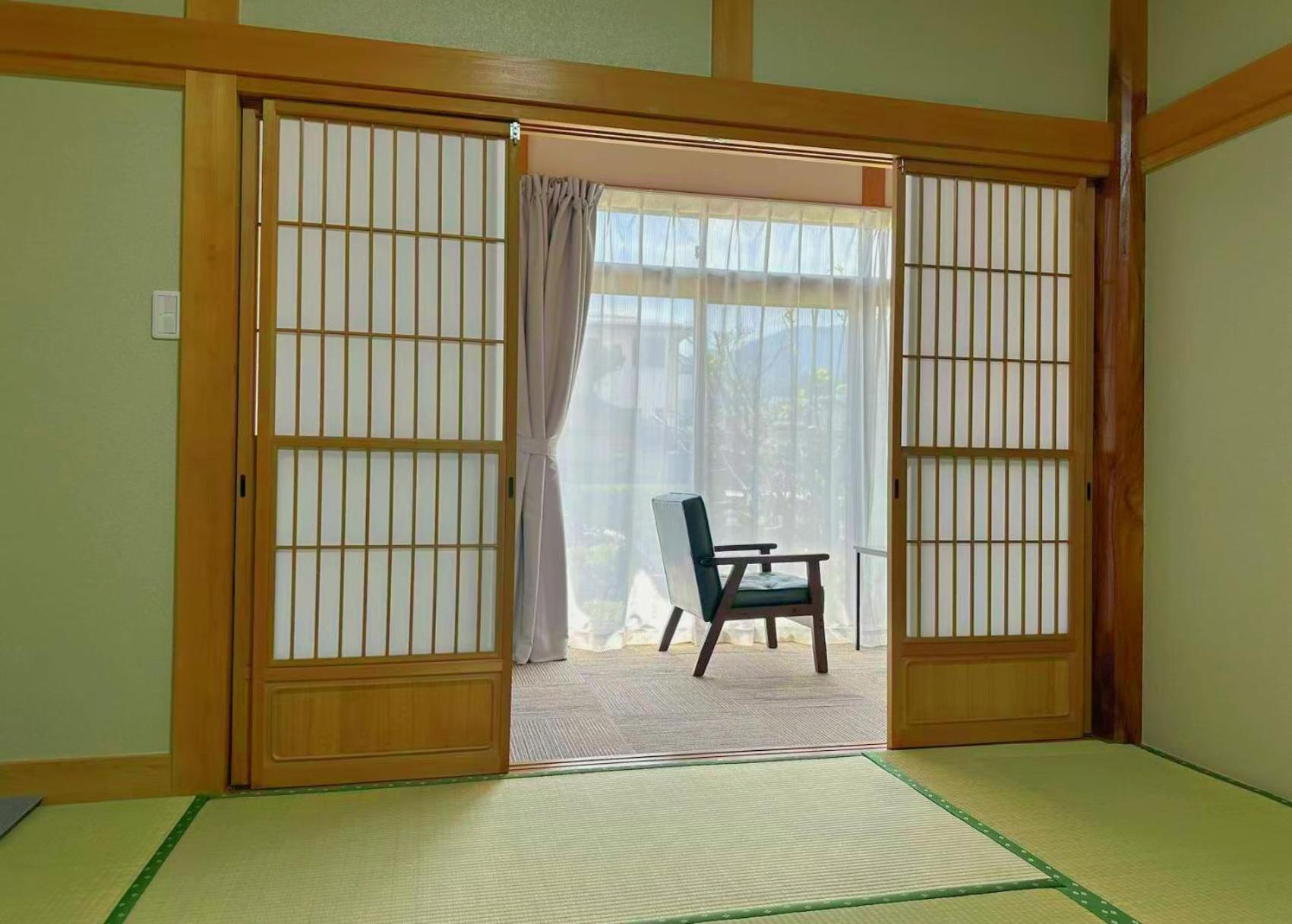 富士山を眺められる宿 ゲストハウス花水木 Nishikatsura Exteriör bild